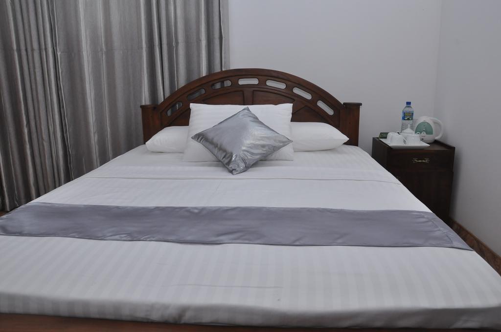 Kurumba Hills Gonagala Bilik gambar